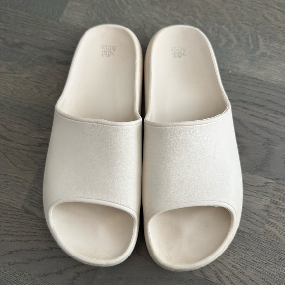 Beige Slides/Sandals (Unisex) size W9 M7 Yeezy-Inspired - Picture 2 of 6